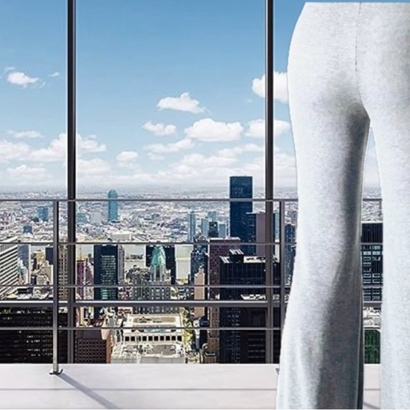 Women’s PETITE Solid Flare Leg Pants *NEW* - Picture 2 of 6